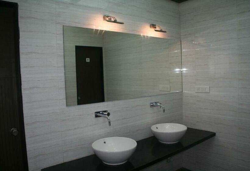 اتاق اجرایی, Girnar