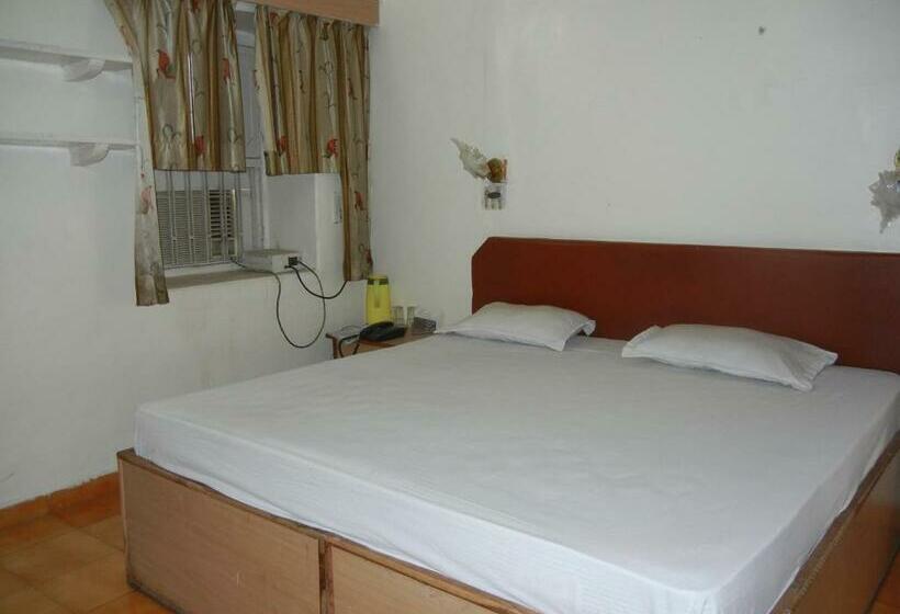 חדר דלוקס, Grand Barrack