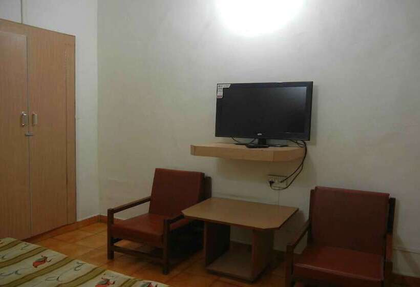 חדר דלוקס, Grand Barrack