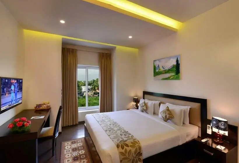 اتاق لوکس با بالکن, Green View Clarks Inn, Shimoga