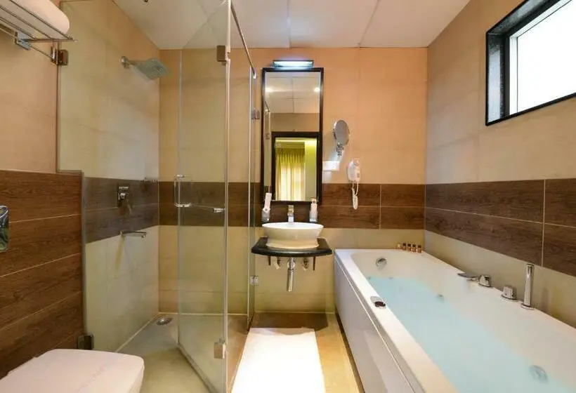 سوئیت با تخت بزرگ, Green View Clarks Inn, Shimoga