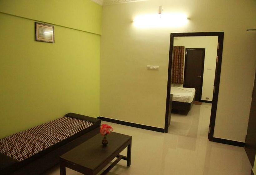 Deluxe Svit, Jeyam Residency, Kumbakonam