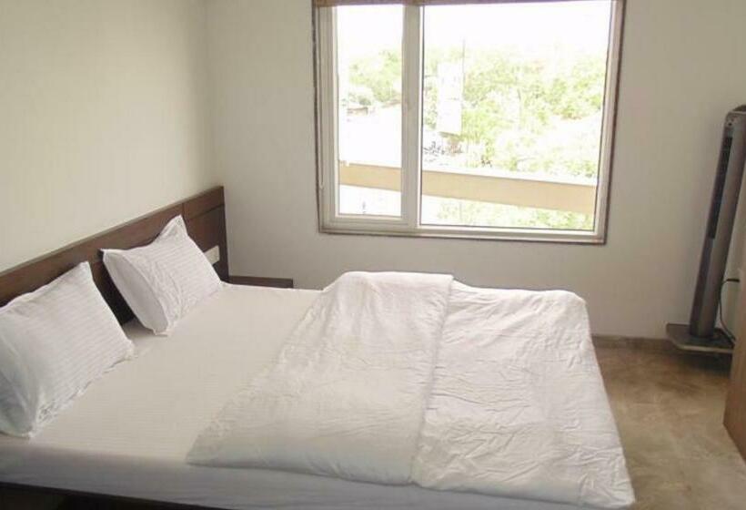 חדר דלוקס, Kabir