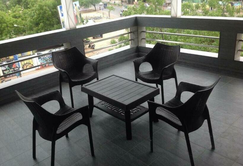 חדר דלוקס, Kabir