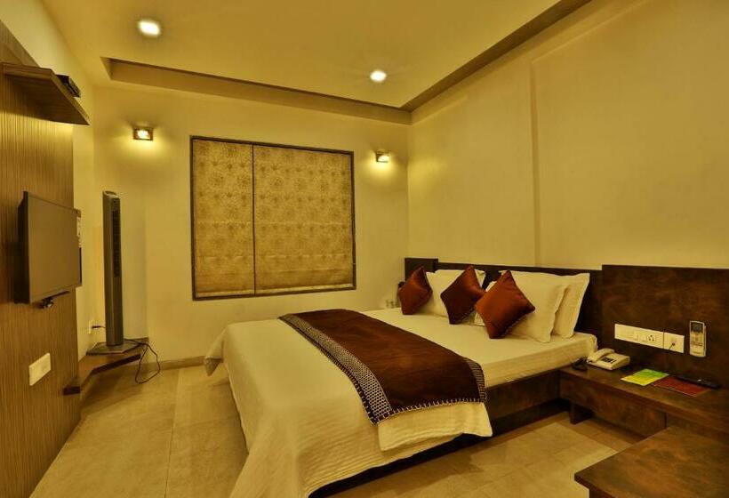 חדר דלוקס, Kabir