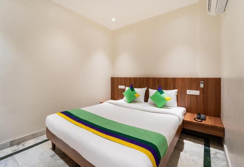 Deluxe Room, Treebo Kaveri