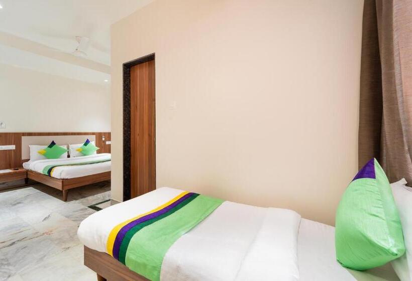 Deluxe Room, Treebo Kaveri