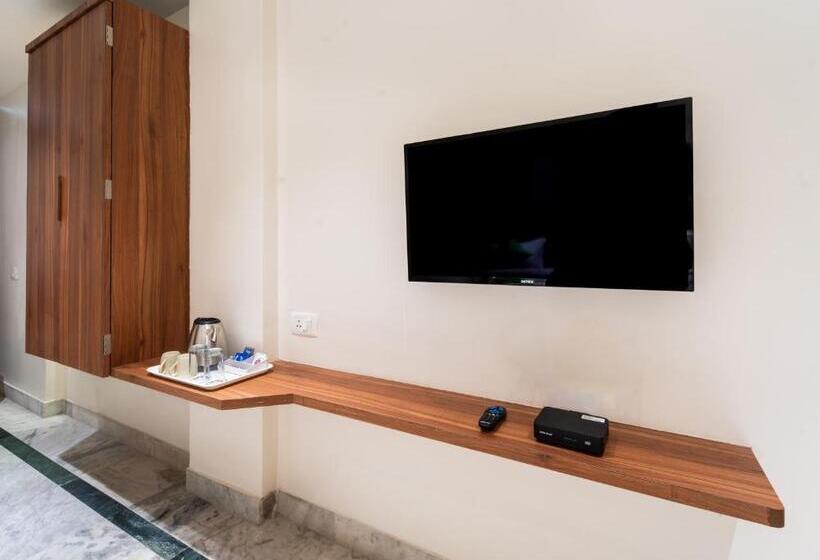 Deluxe Room, Treebo Kaveri