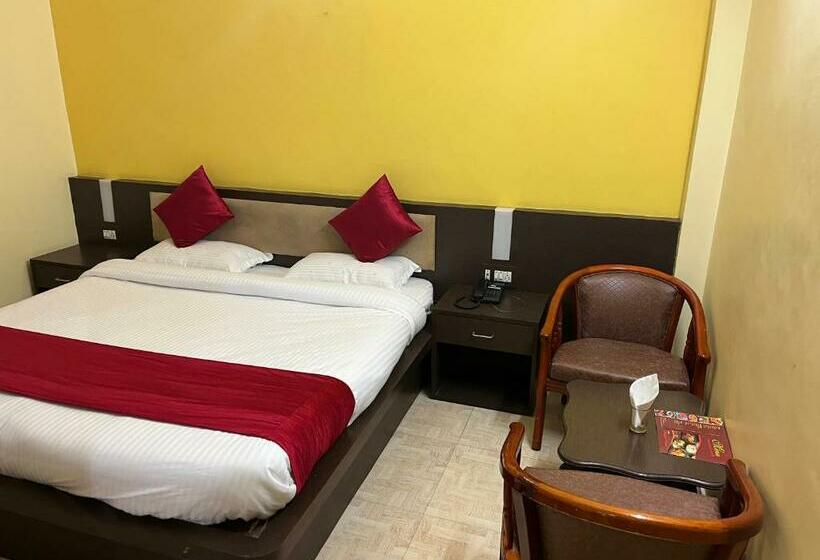 חדר דלוקס, Magnet House