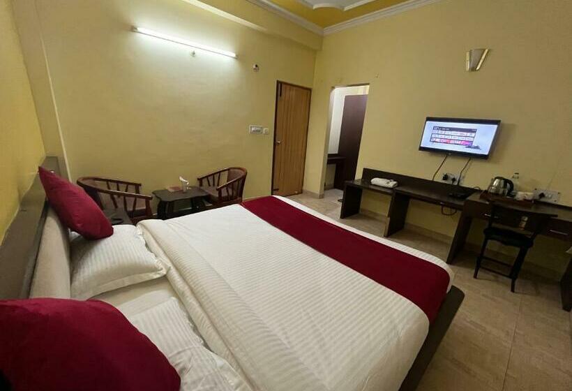 חדר דלוקס, Magnet House