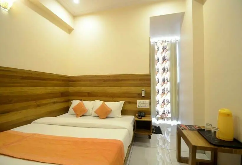 اتاق لوکس, Metro Inn
