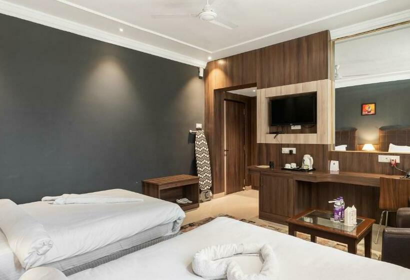 חדר דלוקס, Niranjana Hotel Bodhgaya