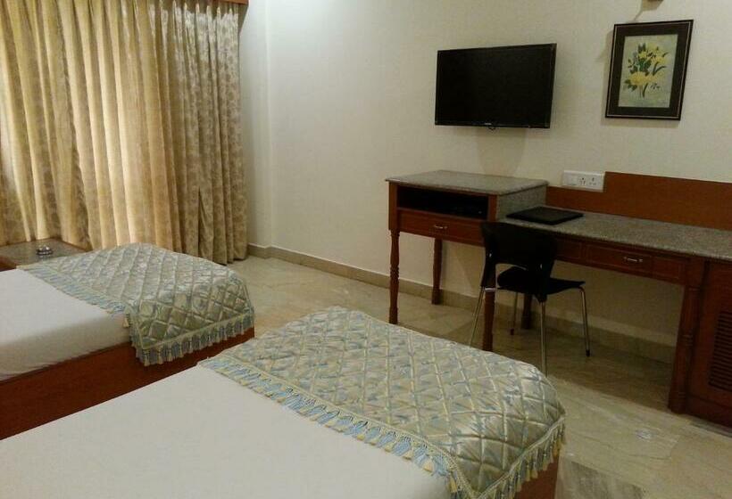 标准间, Paramount Inn