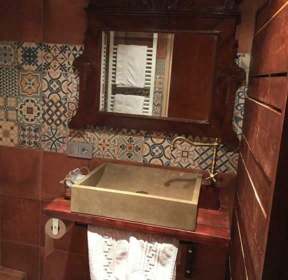 Quarto Estandar, Turó De La Torre