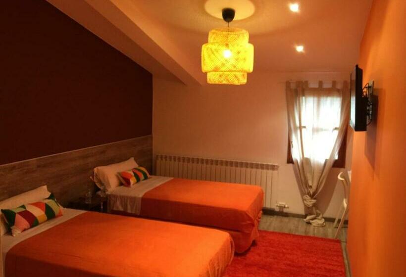 غرفة قياسية, Turó De La Torre