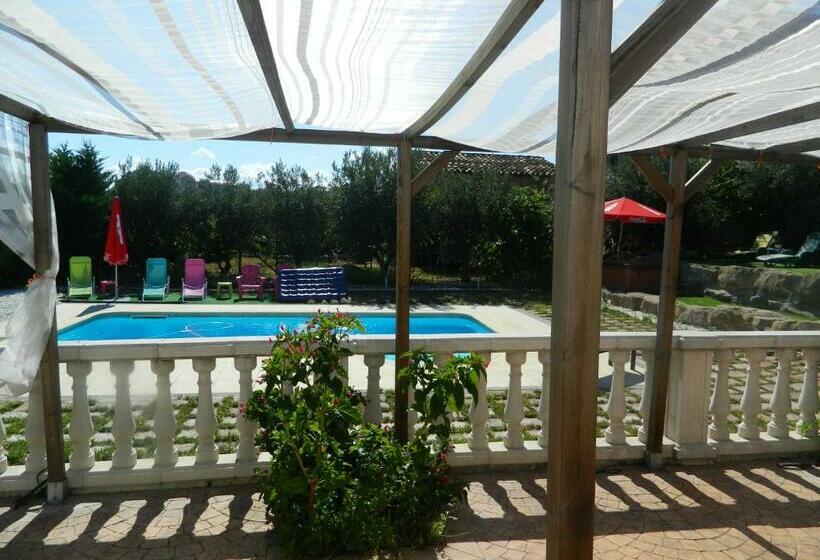 标准间, Turó De La Torre