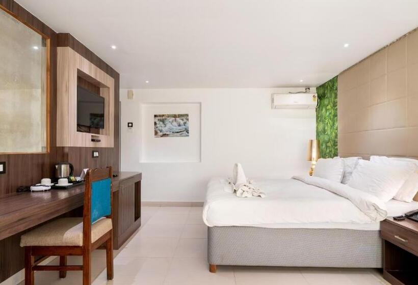 חדר דלוקס עם מרפסת, Niranjana Hotel Bodhgaya