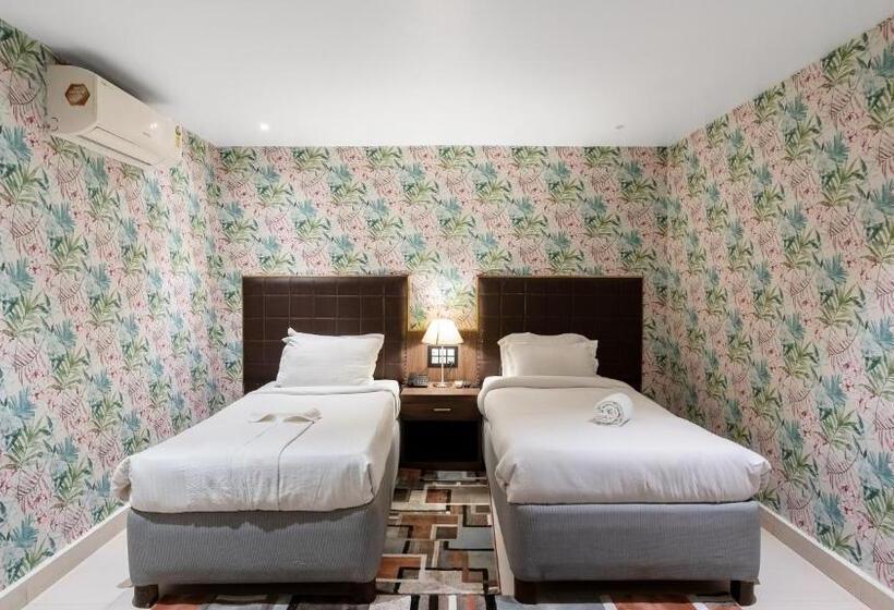 חדר סטנדרט עם מרפסת, Niranjana Hotel Bodhgaya