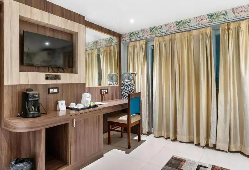 اتاق استاندارد با بالکن, Niranjana Hotel Bodhgaya