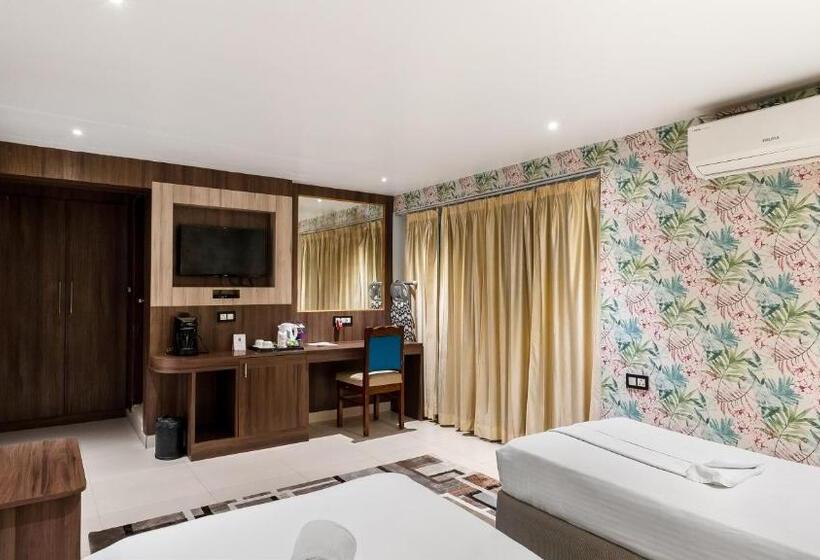 חדר סטנדרט עם מרפסת, Niranjana Hotel Bodhgaya