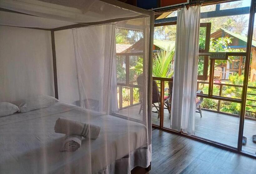 Номер Стандарт Боковой Вид на Море, Peace Garden Beach Resort