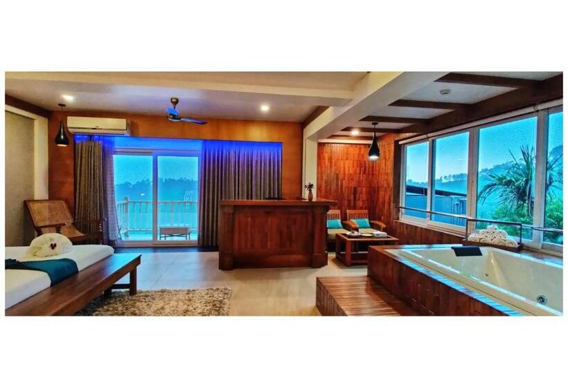 سوییت, Chandys Windy Woods Munnar