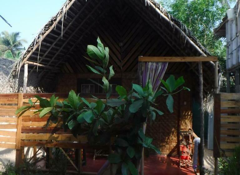 كابينة, Ducknchill Agonda