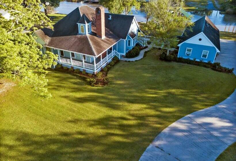 חדר סטנדרט, A Chateau On The Bayou Bed & Breakfast