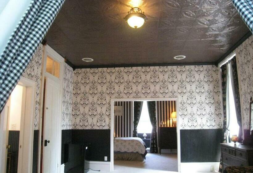 جناح ديلوكس, Allegheny Street Bed & Breakfast
