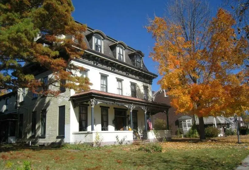 デラックススイート, Allegheny Street Bed & Breakfast