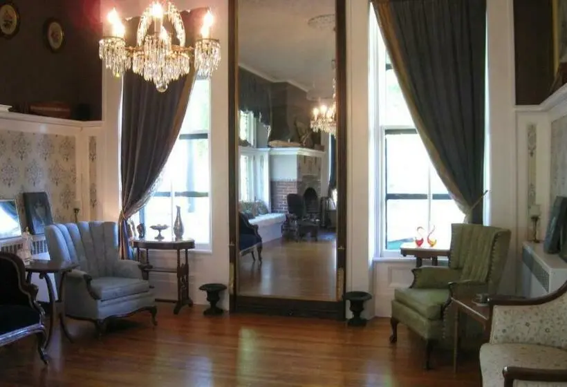 デラックススイート, Allegheny Street Bed & Breakfast