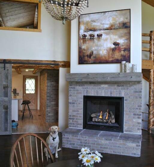 اتاق عادی, Fin And Feather Inn