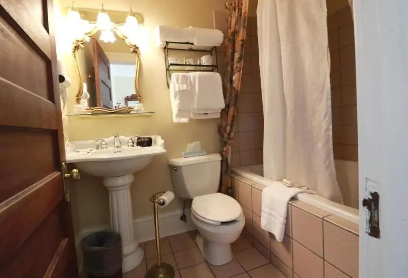 اتاق لوکس با بالکن, Inn At 835 Boutique