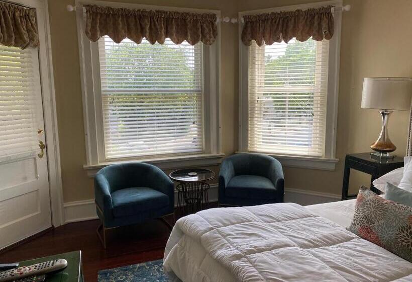 Номер Deluxe с Балконом, Inn At 835 Boutique