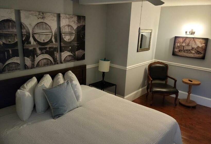 Люкс 2 Спальни, The Inn At 161