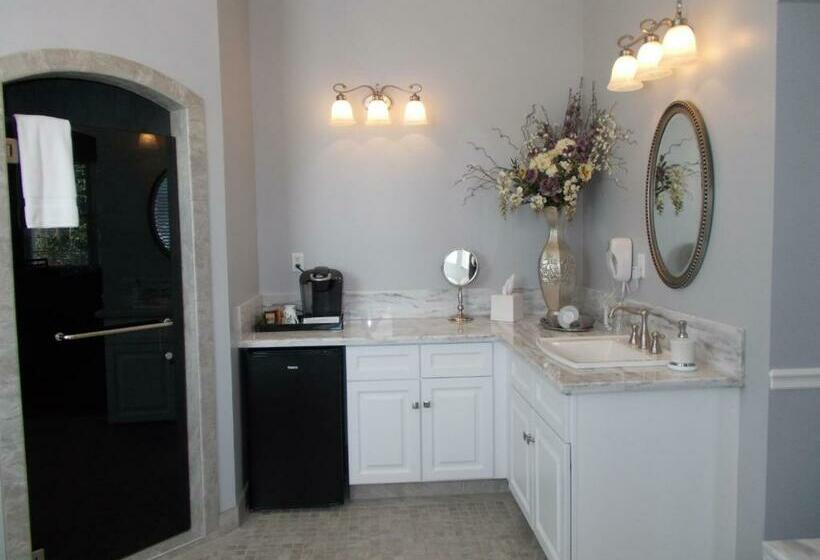 Люкс с Балконом, The Inn At 161