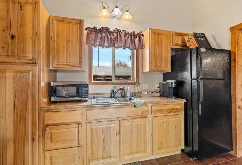 行政家庭房, Trapper's Rendezvous