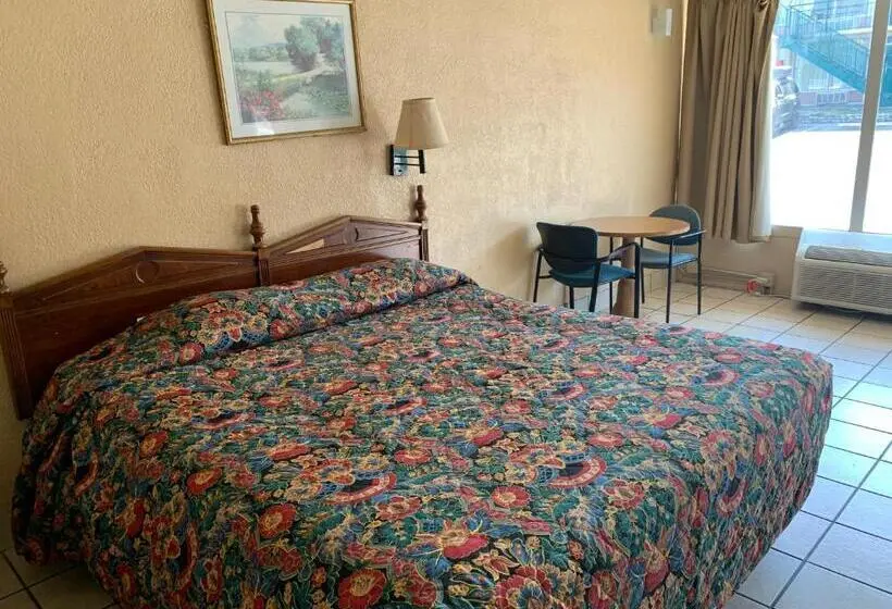 キングサイズベッドのスタンダードルーム, Budget Inn Motel