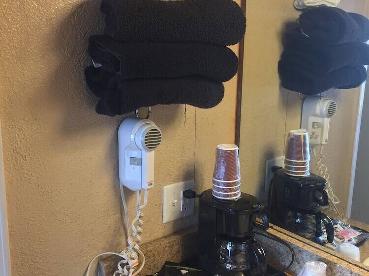 Номер Deluxe, Budget Inn Motel