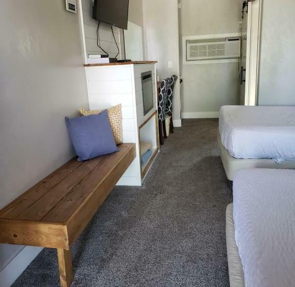 غرفة قياسية مطلة على الجبل, Flaming Gorge Resort