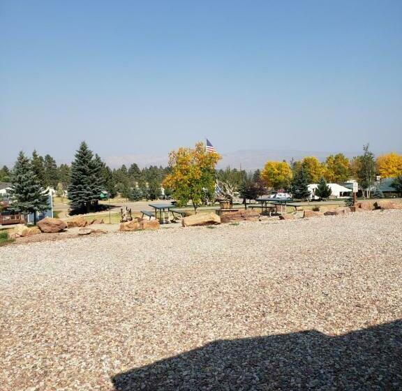 غرفة قياسية مطلة على الجبل, Flaming Gorge Resort