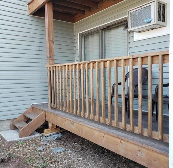 جناح, Flaming Gorge Resort