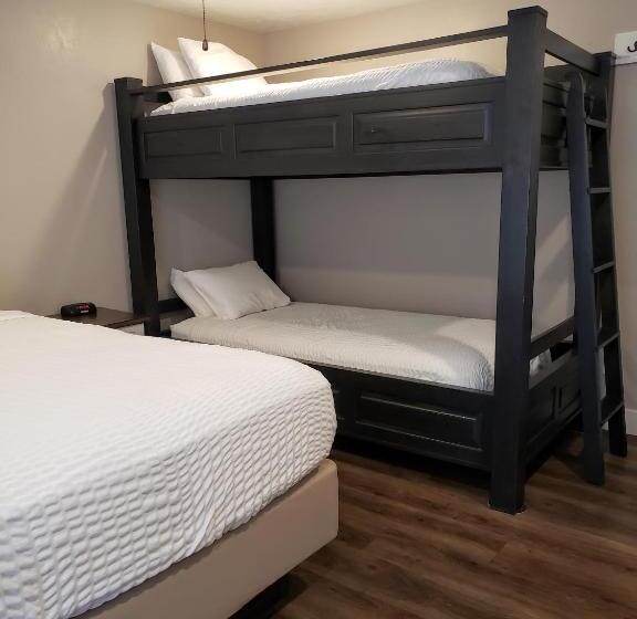 جناح عائلي, Flaming Gorge Resort