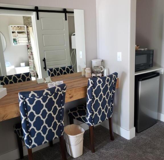 غرفة ديلوكس مزودة بشرفة, Flaming Gorge Resort