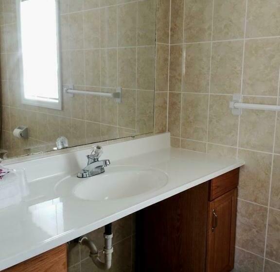 جناح كلاسيكي, Hershey Motel