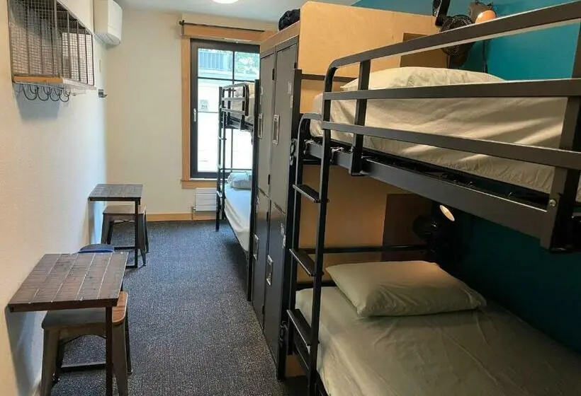 Vuode Makuusalissa, Northwest Portland Hostel