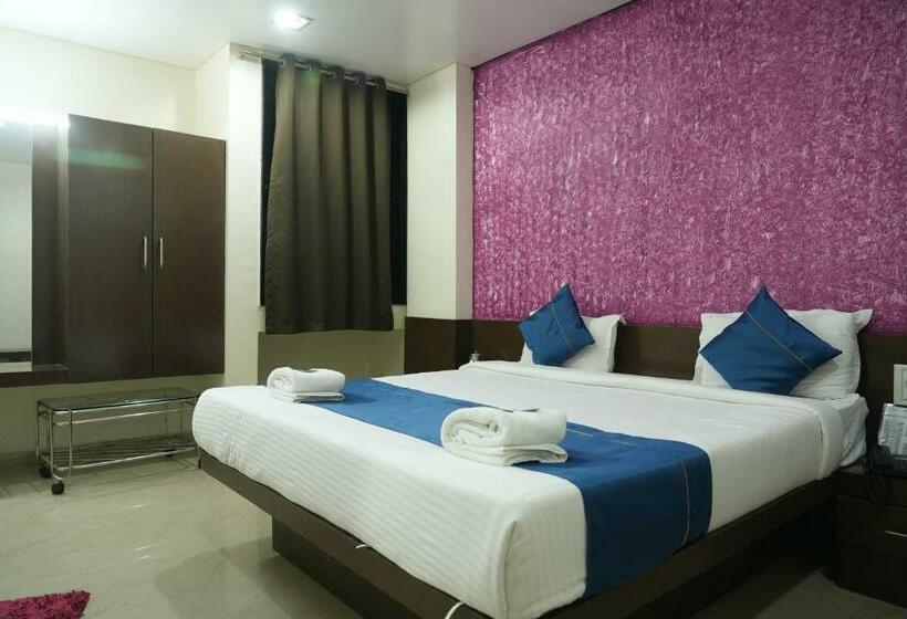 스탠다드 룸 킹사이즈 침대, Avon International