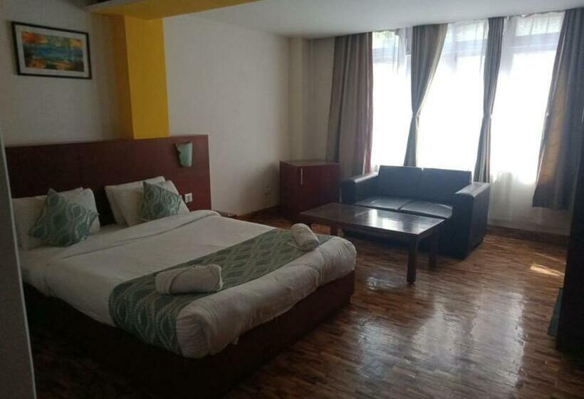 行政房间, Le Primula