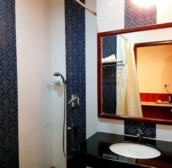 Deluxe-huone, Sidharth