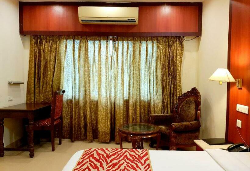 Deluxe-huone, Sidharth